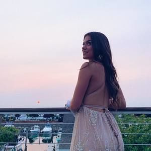 Meet your Posher, Macy